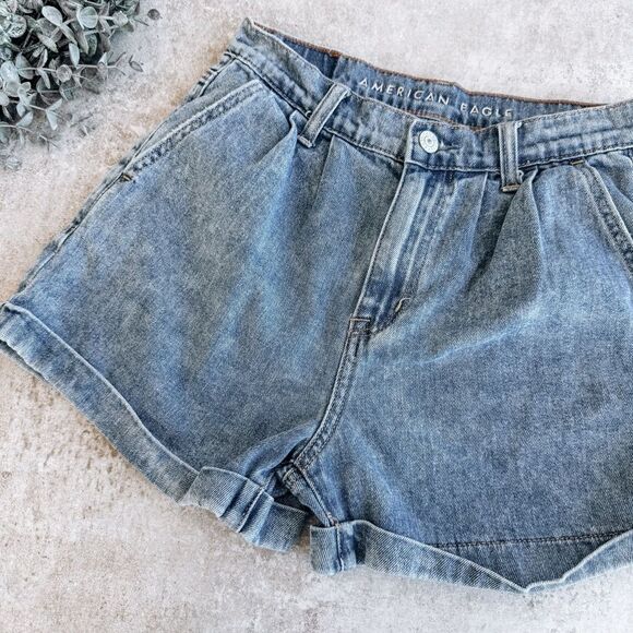 American Eagle High Rise Denim Cuffed Mom Short Size 00 - Picture 1 of 8